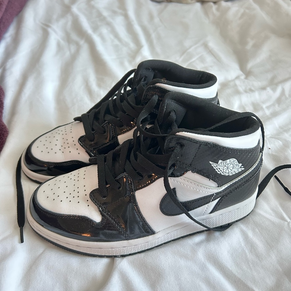Black and White Air Jordan Women’s Shoes
